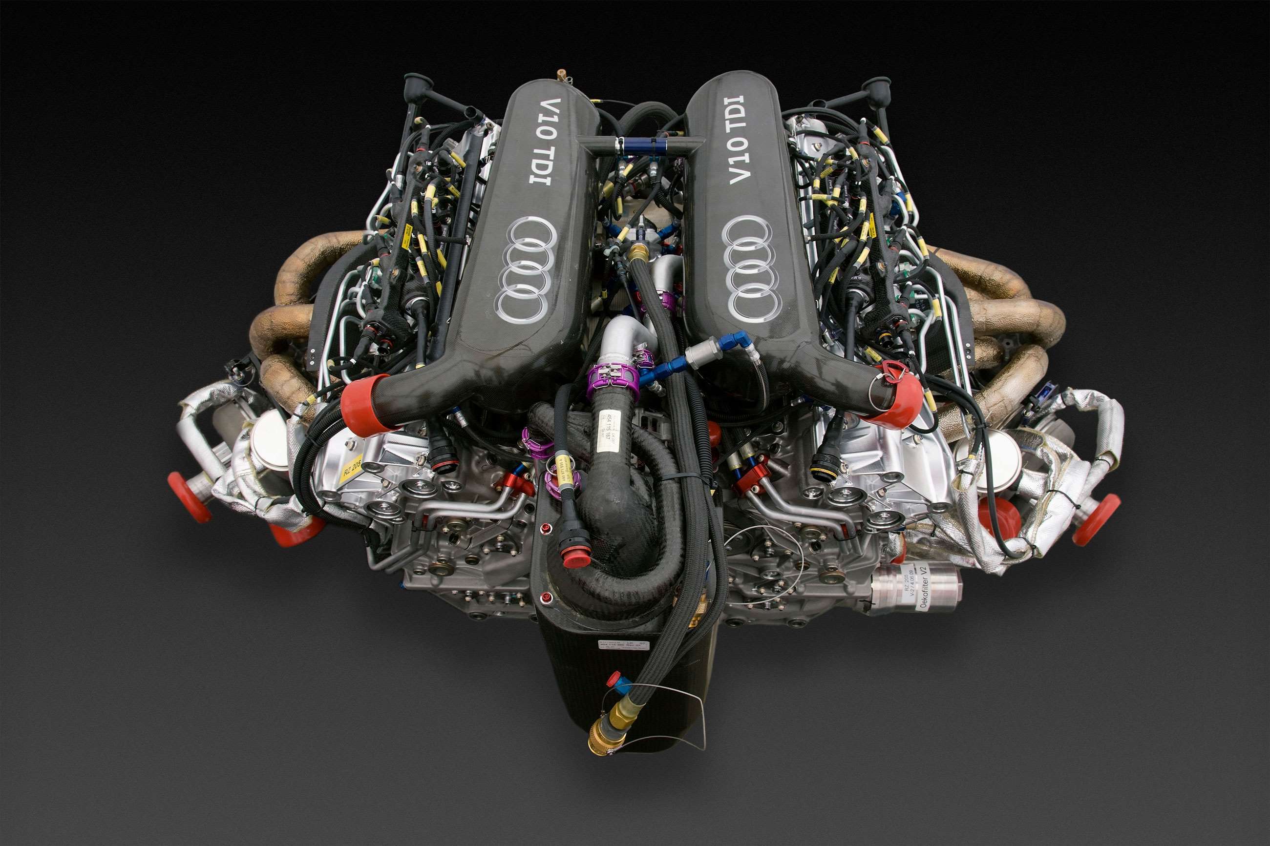 best-v10-engines-ever-made-7-audi-r15-tdi-07032022.jpg