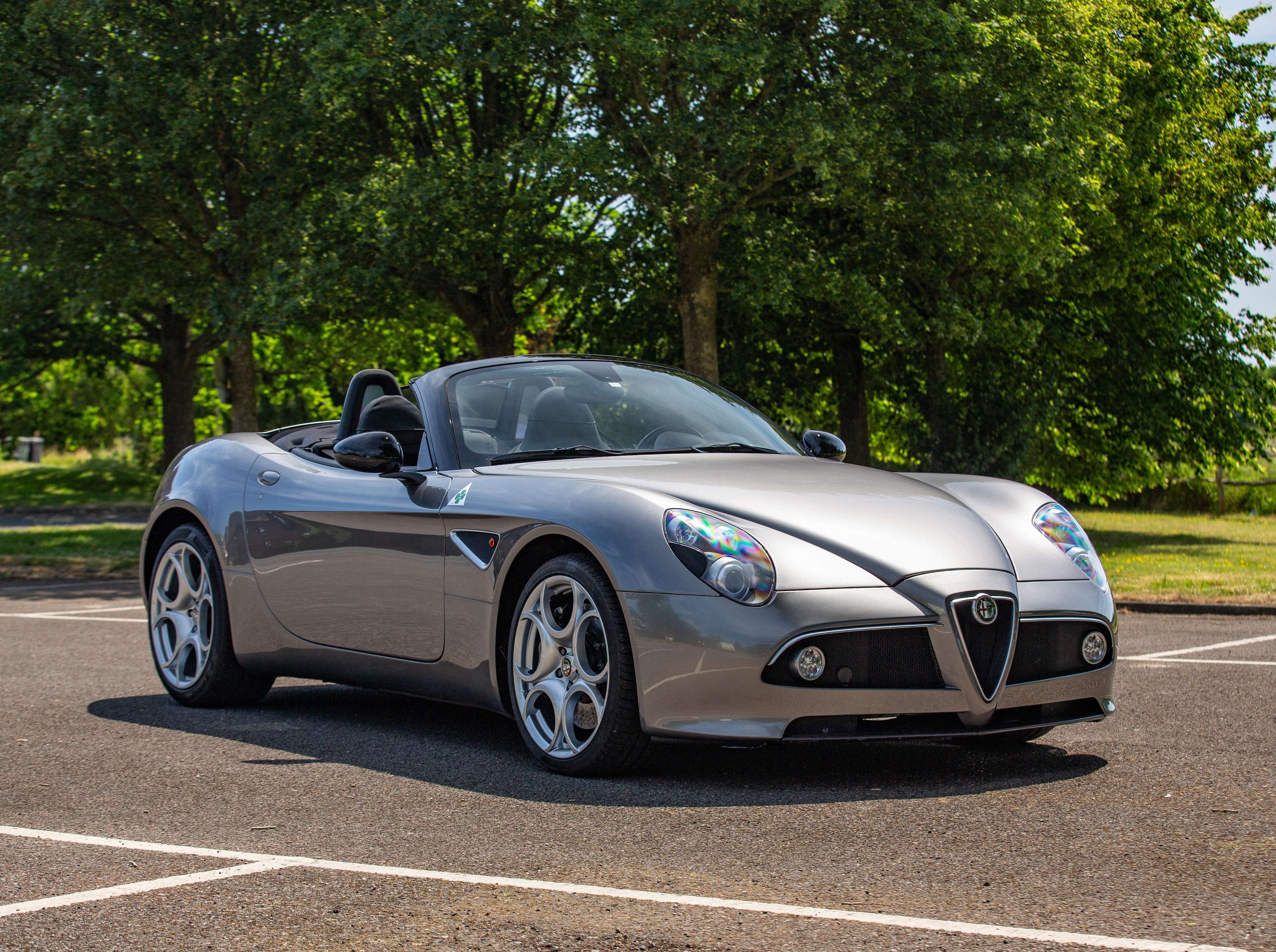 2009-alfa-romeo-8c-spider.jpeg