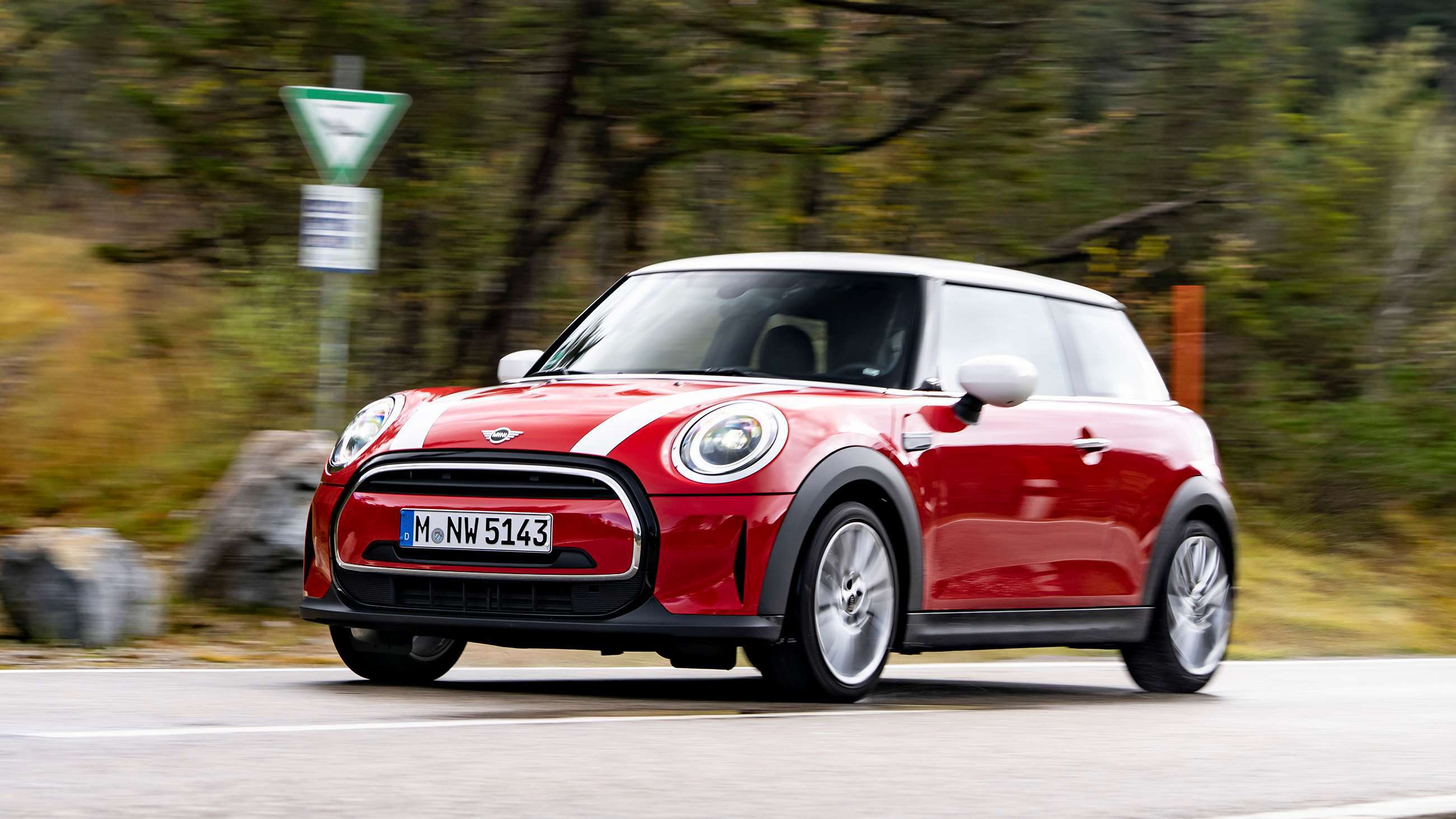 best-front-wheel-drive-cars-mini-cooper.jpg