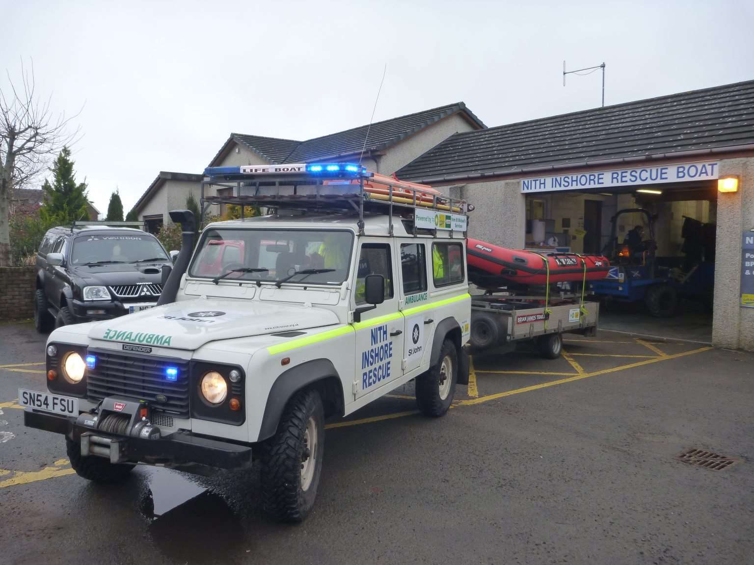 nith-inshore-lifeboat-lr-defender.jpeg