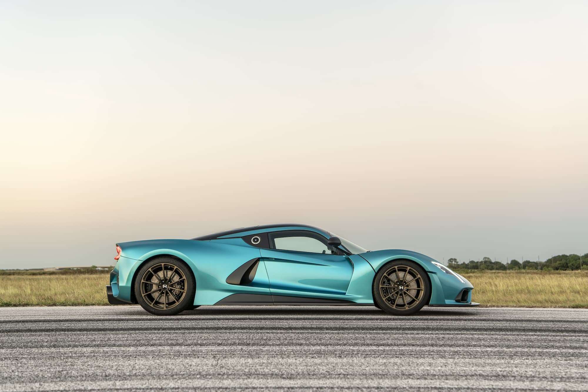 hennessey-venom-f5-coupe-uranus-blue-13.jpg