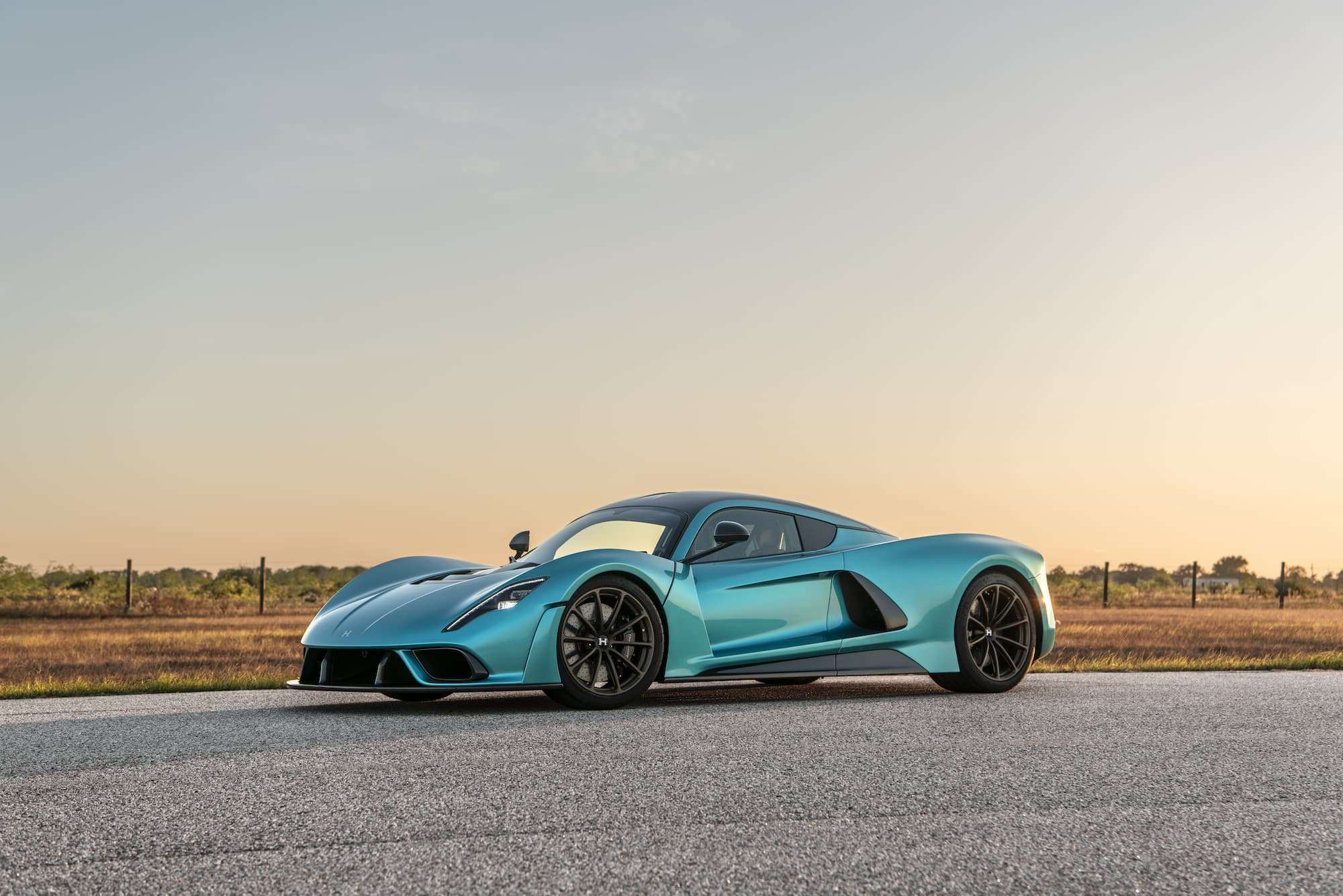 hennessey-venom-f5-coupe-uranus-blue-9.jpg