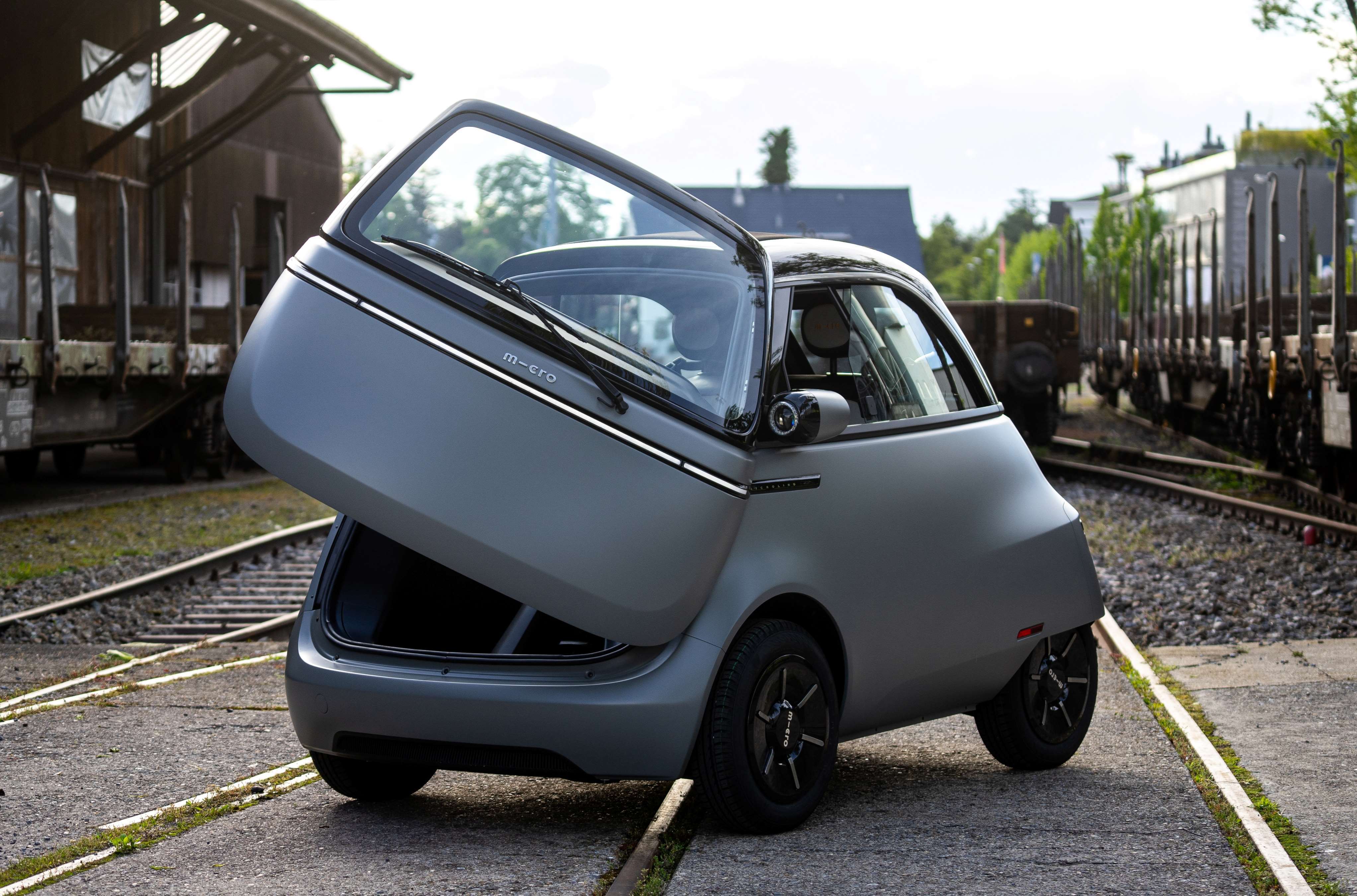 microlino-competizione-berline-anthracite-2.jpg