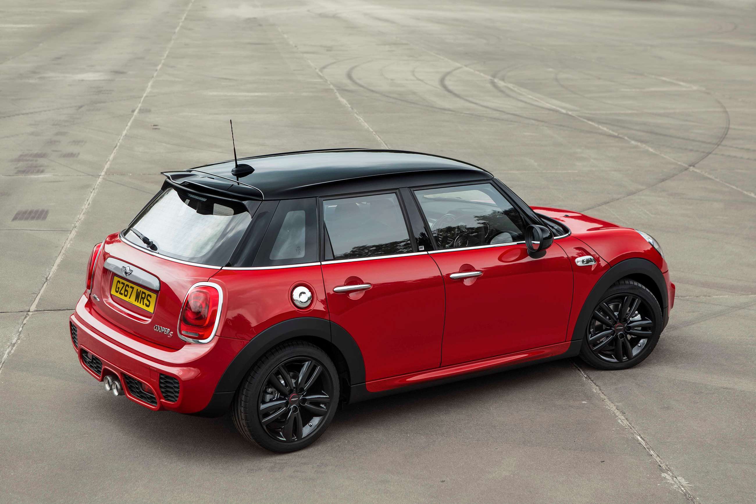 mini_cooper_210_19121705.jpg