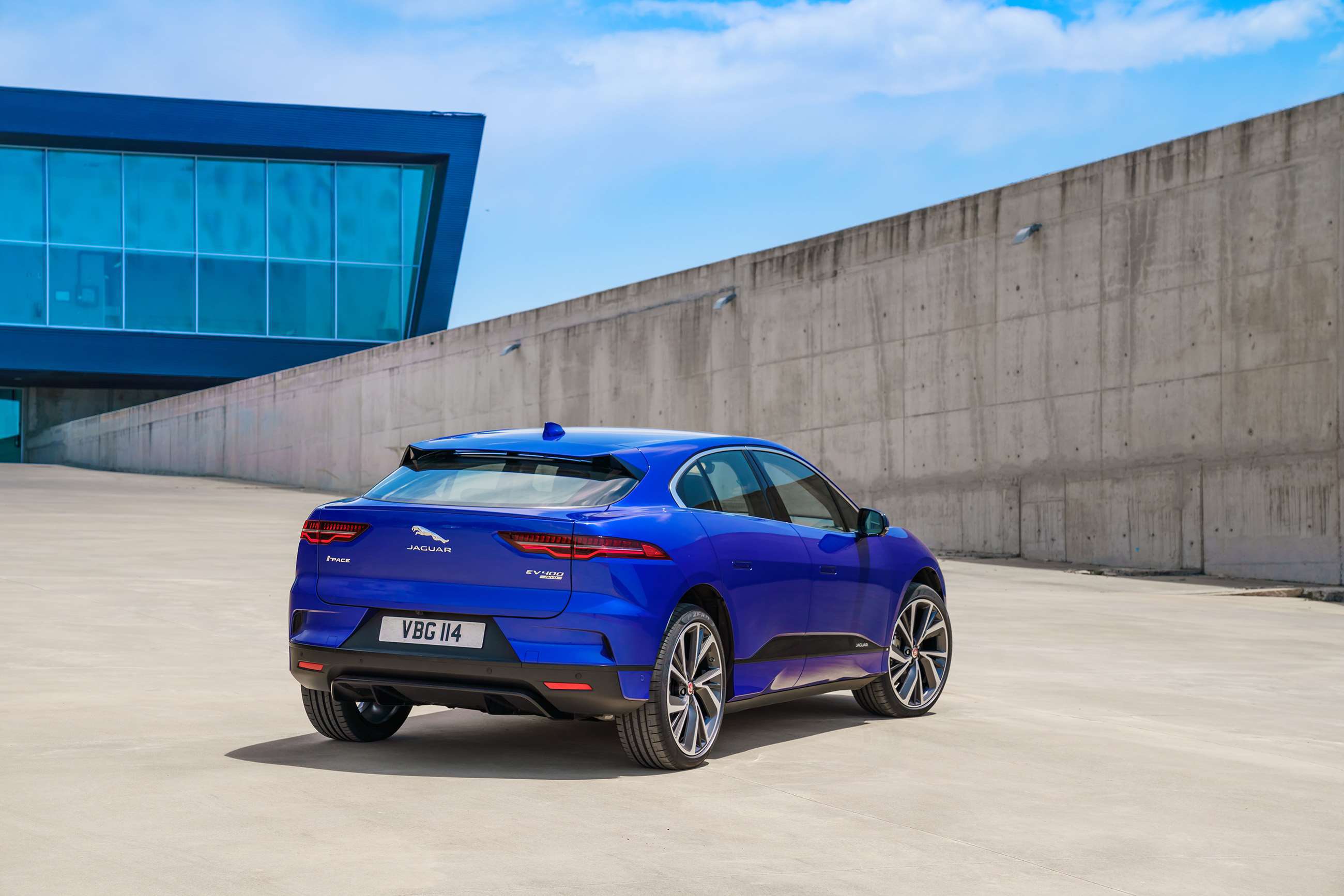 jaguar_i_pace_27111804.jpg