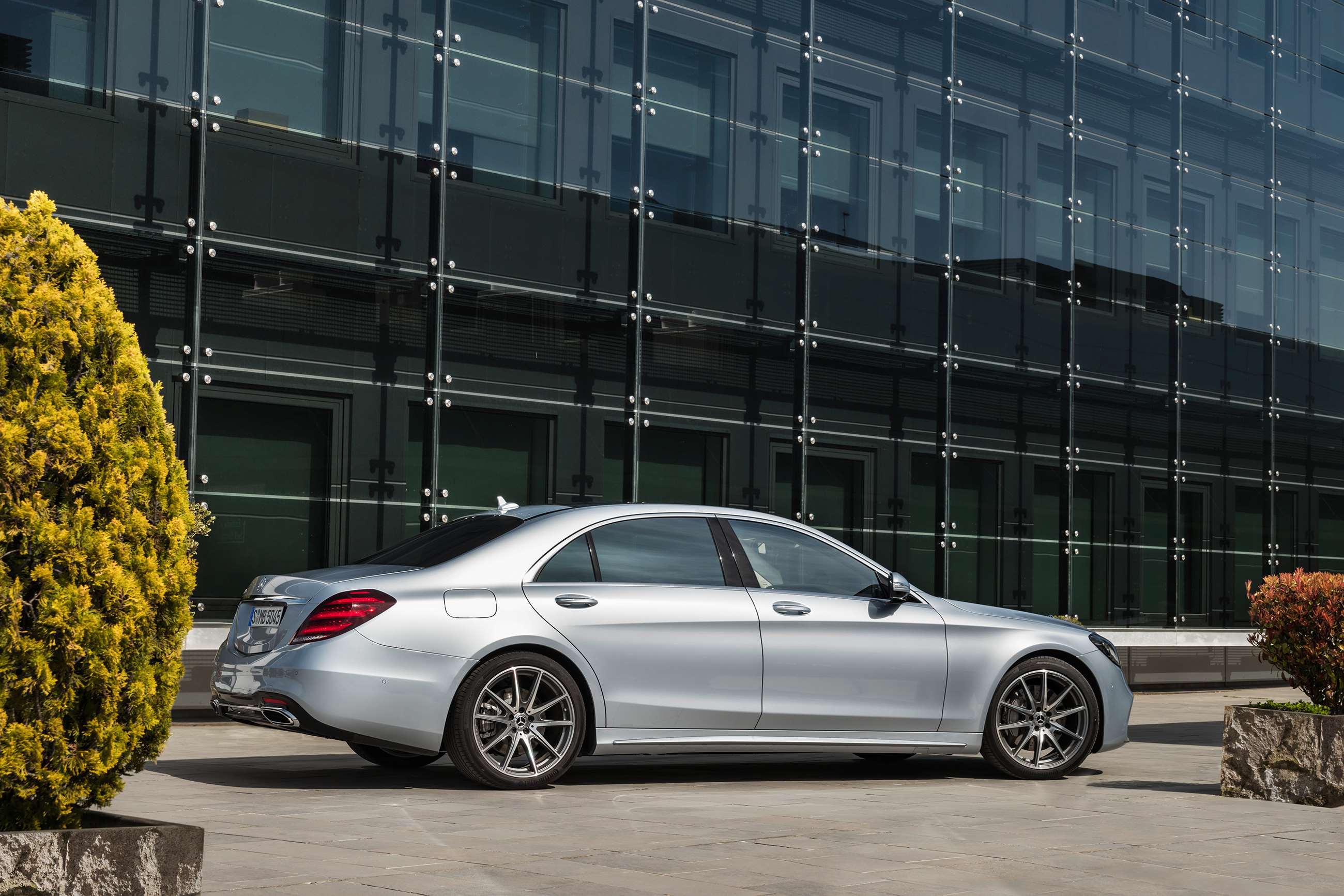 mercedes-s-450-l-amg-line-engine-goodwood-28022019.jpg