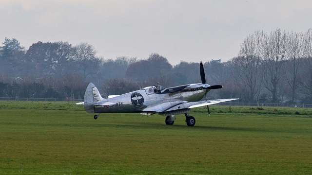 silver_spitfire_alexbenwell05.jpg