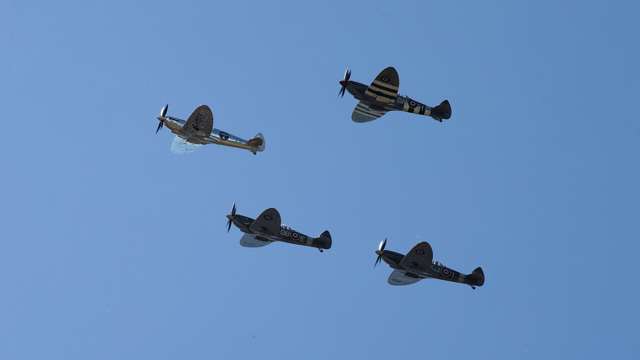 spitfires-over-goodwood-aerodrome.jpg